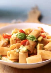 Mezze maniche con zucchine, pomodorini e pasta d'acciughe Balena 2